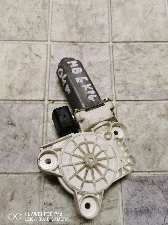 Rear door window regulator motor 2118202342