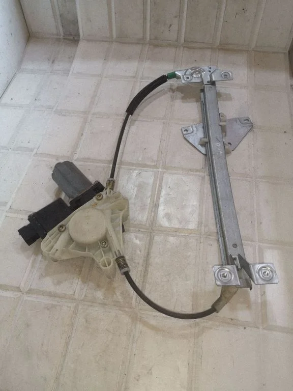 Rear door window regulator with motor 0130821788
