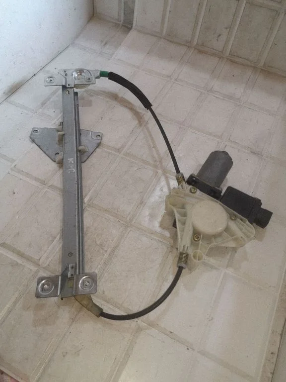 Rear door window regulator with motor 0130821789