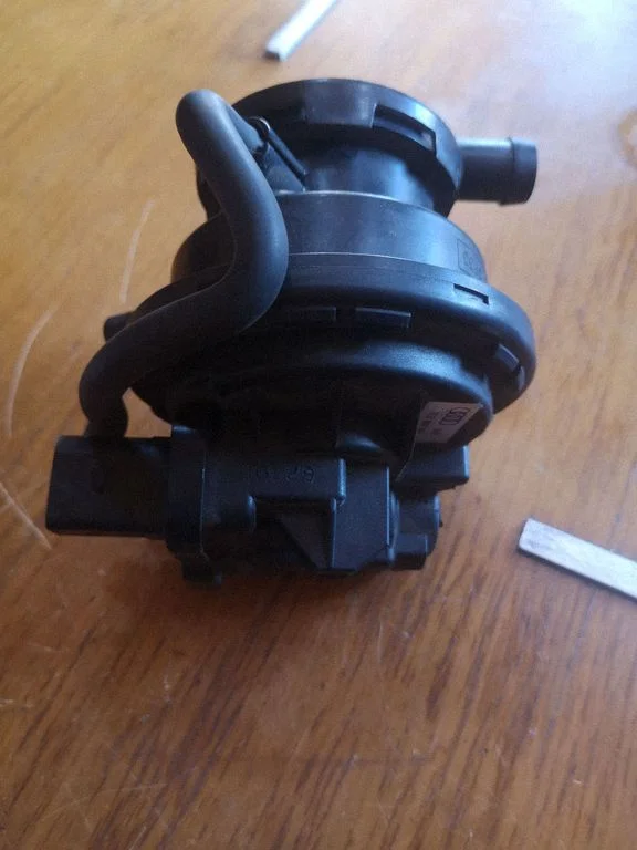 Electric auxiliary coolant/water pump 7L8906271