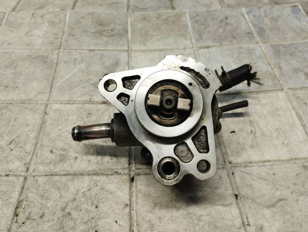 Vacuum pump – Toyota Avensis T250 (2003-2006)