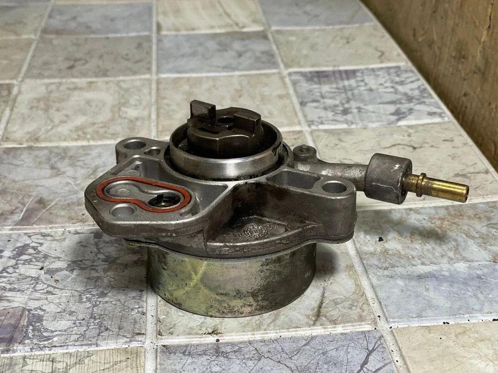 Vacuum pump 9631971580