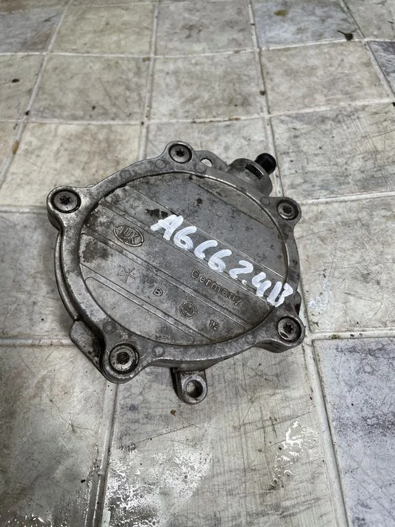 Vaakumpump 06E145100D