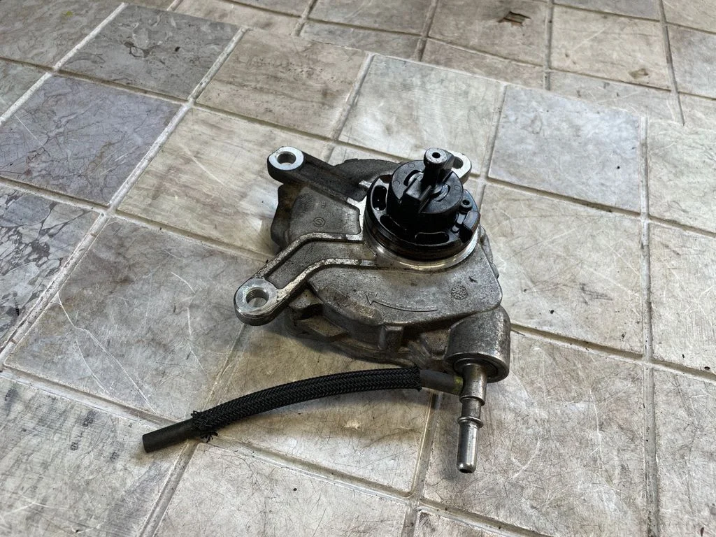 Vaakumpump – Toyota Corolla Verso AR10 (2004-2009)