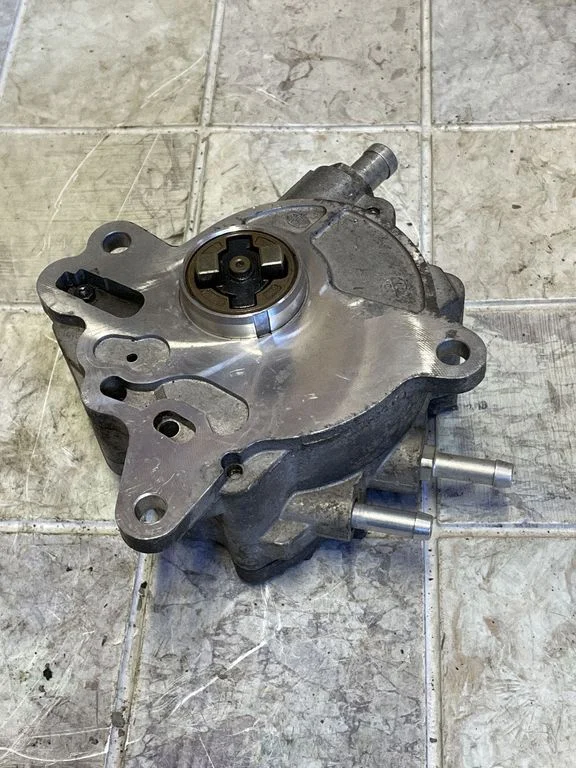Pompa próżniowa (vacuum) – Audi A3 S3 8P (2003-2012)