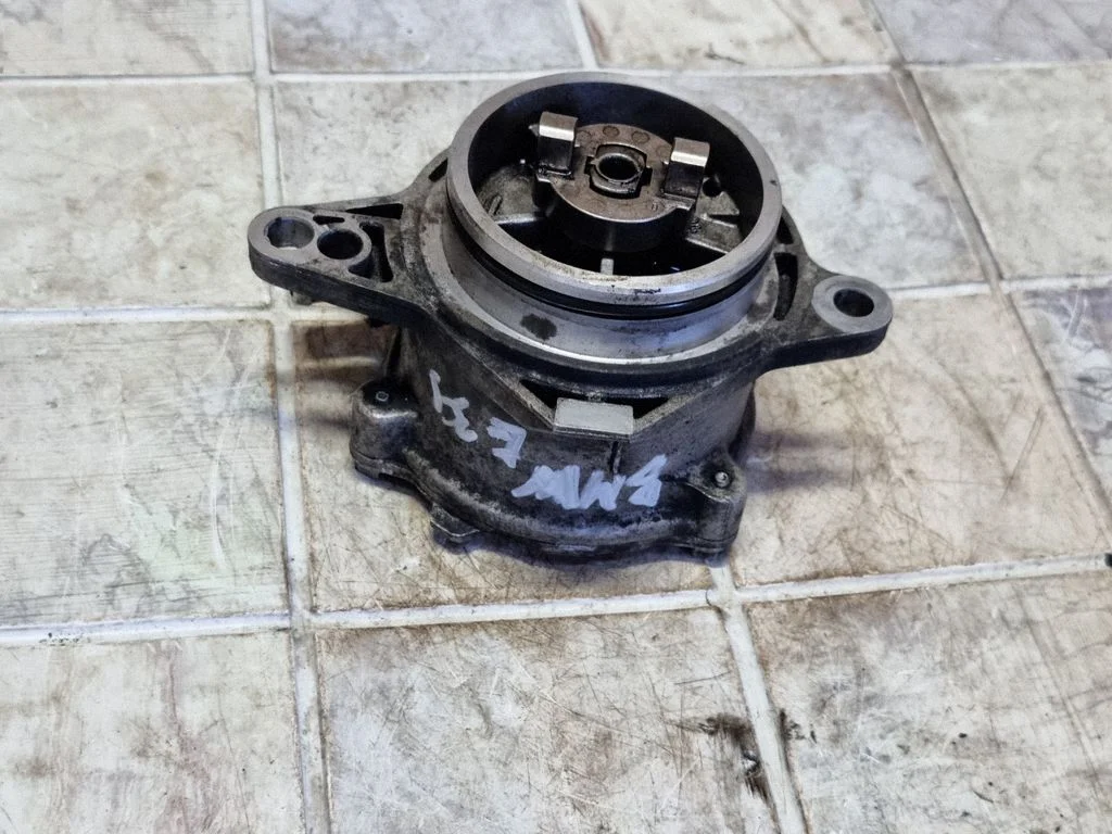 Vacuum pump – BMW 5 Series E39 (1996-2003)