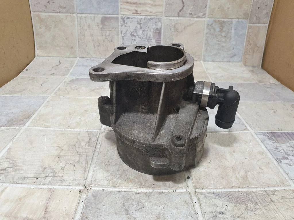 Vacuum pump – Renault Laguna II (2001-2007)