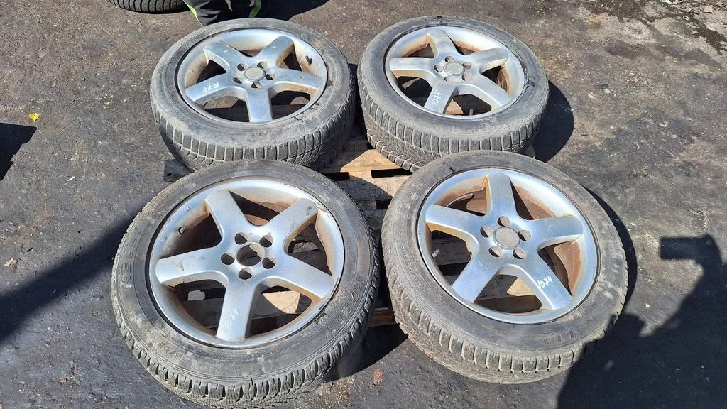 R16 alloy rim – Toyota Avensis T250 (2003-2006)