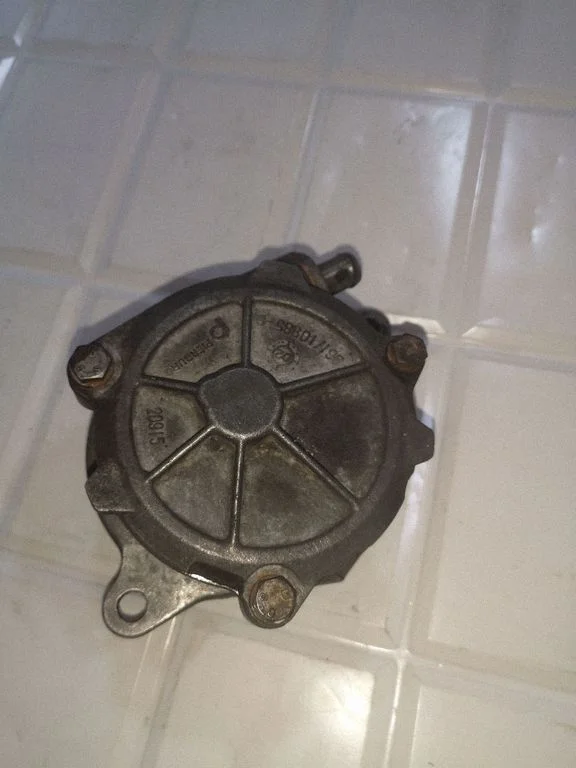 Vacuum pump 024375