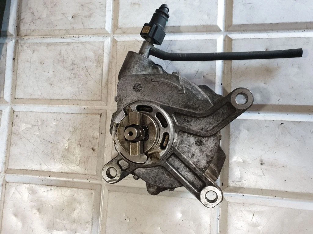 Vacuum pump 01020554