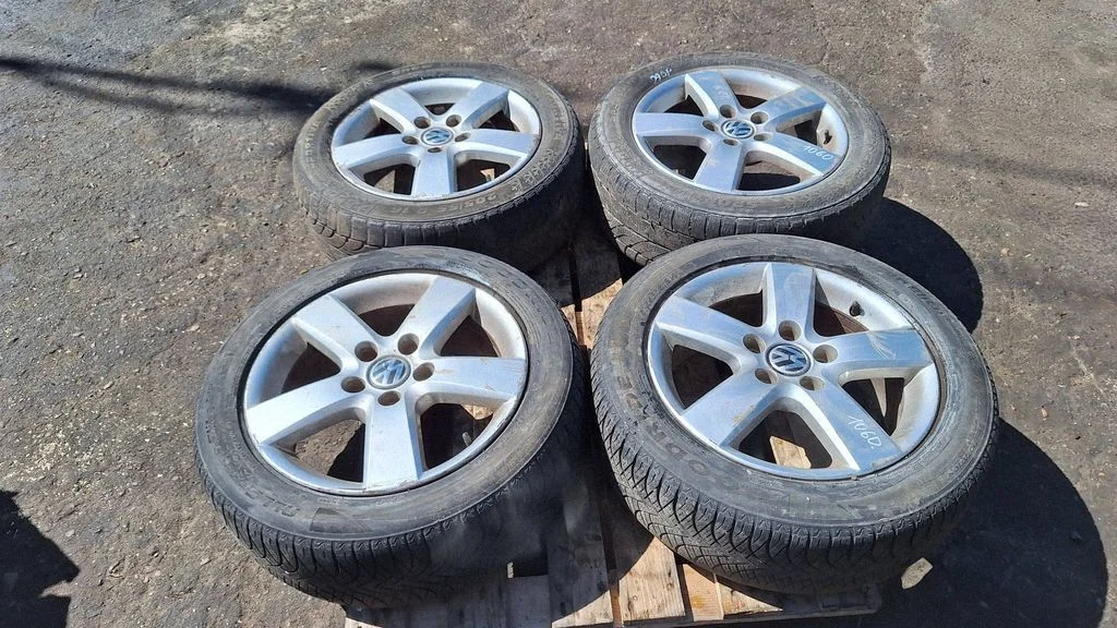 R16 alloy rim – Ford Galaxy (2000-2006)