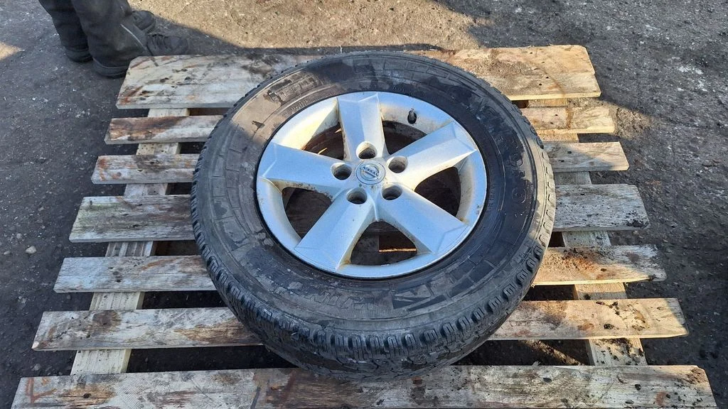 R16 alloy rim – Nissan Qashqai+2 (2008-2010)