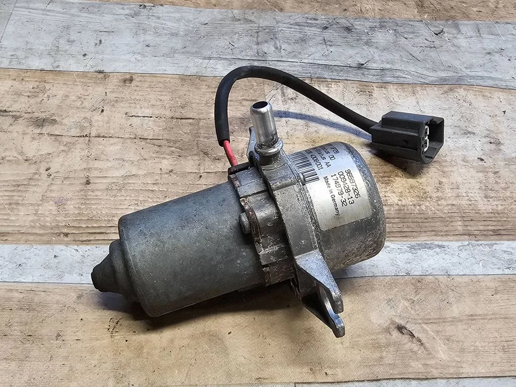 Vacuum pump 96597326