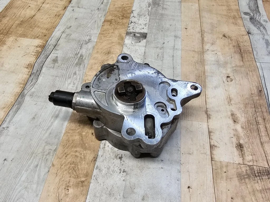 Pompa próżniowa (vacuum) 03G145209C