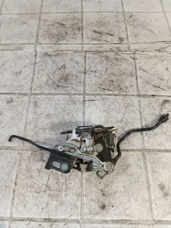 Front door lock – Hyundai H-1, Starex, Satellite (2008-)