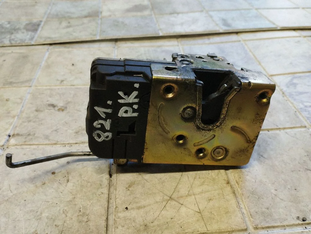 Front door lock – Citroen Berlingo (2003-2007)