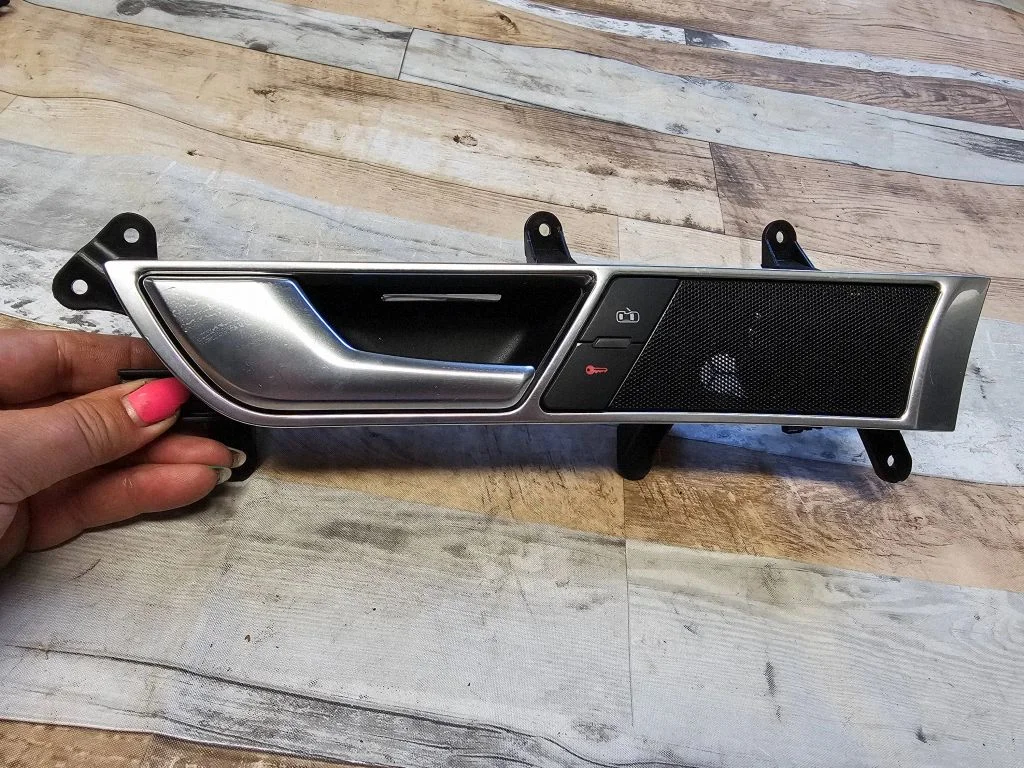 Esiukse sisemine käepide – Audi A6 Allroad C6 (2006-2011)