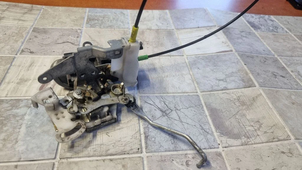 Front door lock – Citroen C1 (2006-2013)
