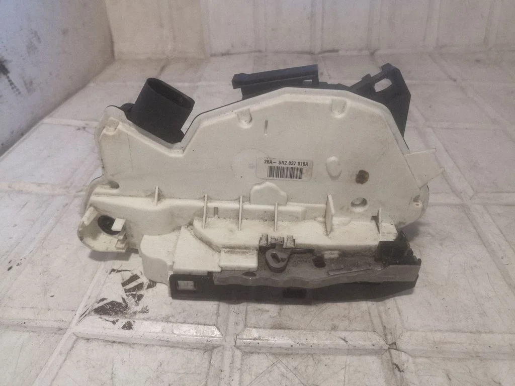 Front door lock – Seat Ibiza IV (6J,6P) (2008-2017)