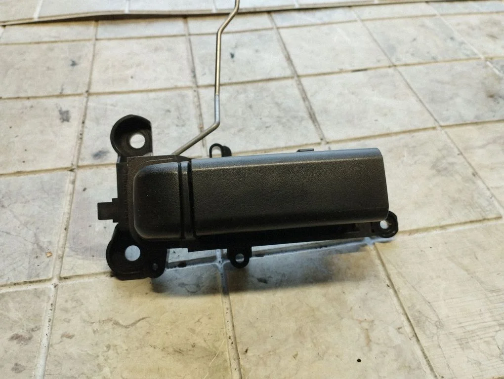 Sliding door interior handle – Mazda 5 (2005-2010)