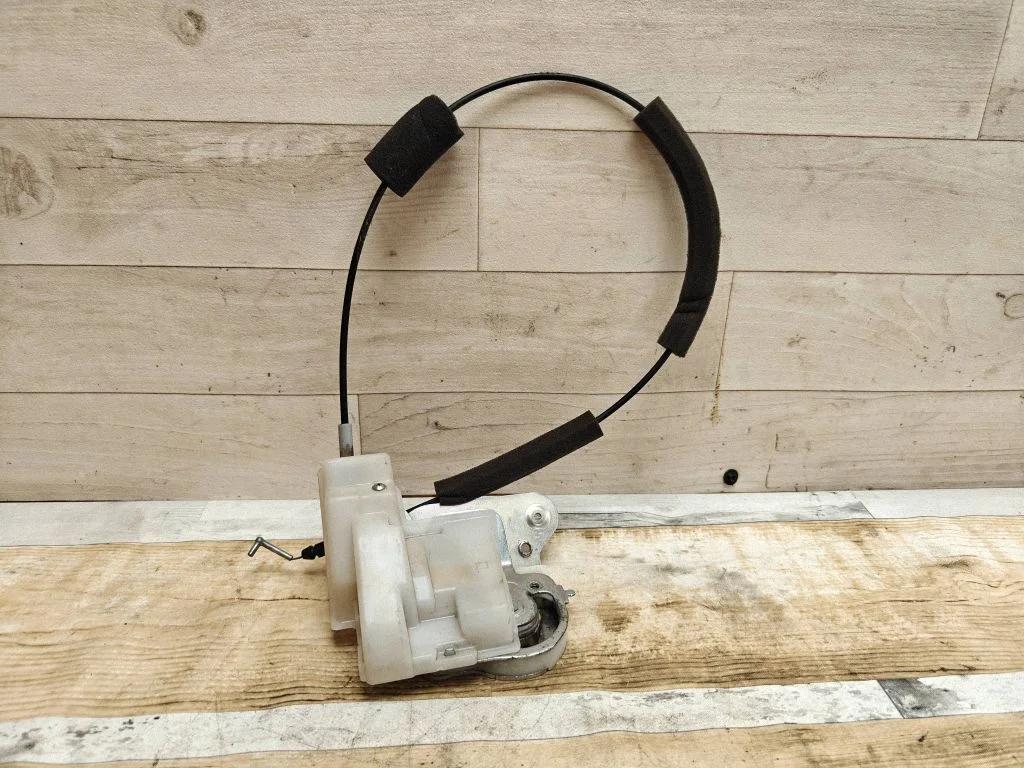 Sliding door lock – Mazda 5 (2005-2010)