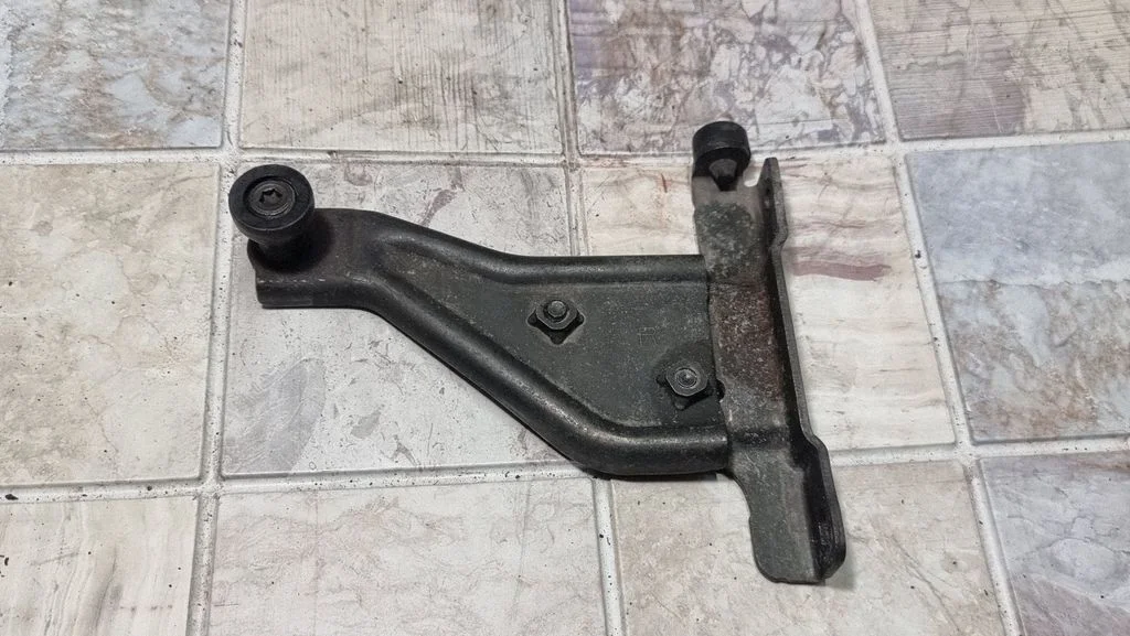 Sliding door upper roller guide/hinge – Mazda 5 (2005-2010)