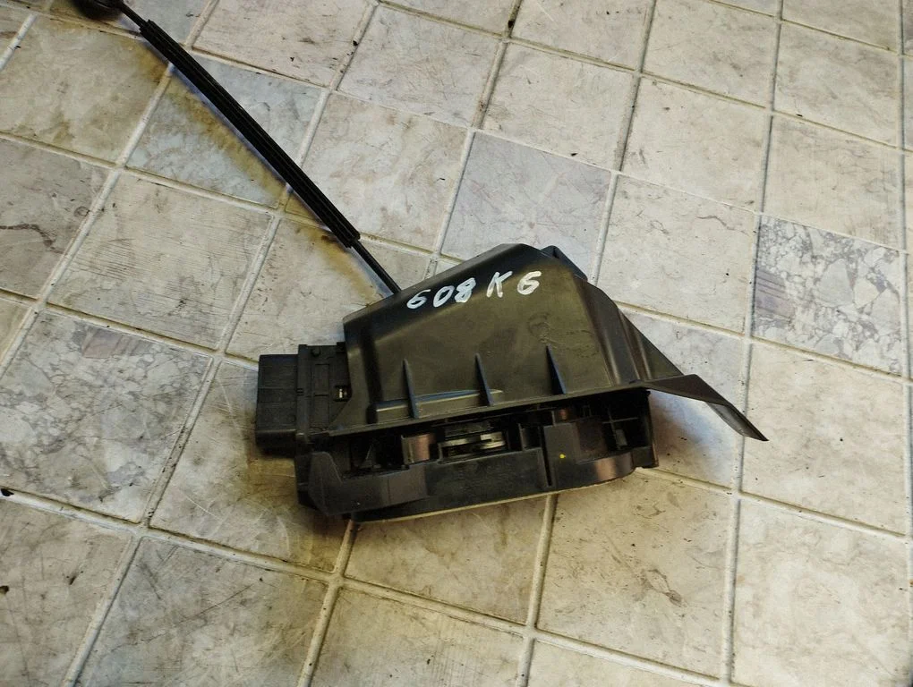 Sliding door lock – Ford B-MAX (2012-2020)