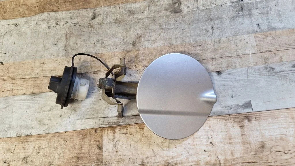 Kütusepaagi kork 05008733AB