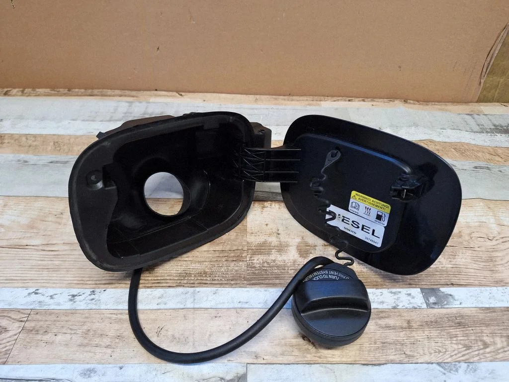 Fuel tank cap 30748041