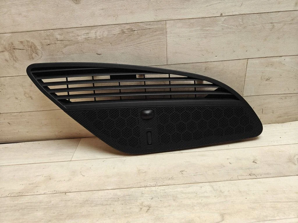 Dash center air vent grill 9682419677
