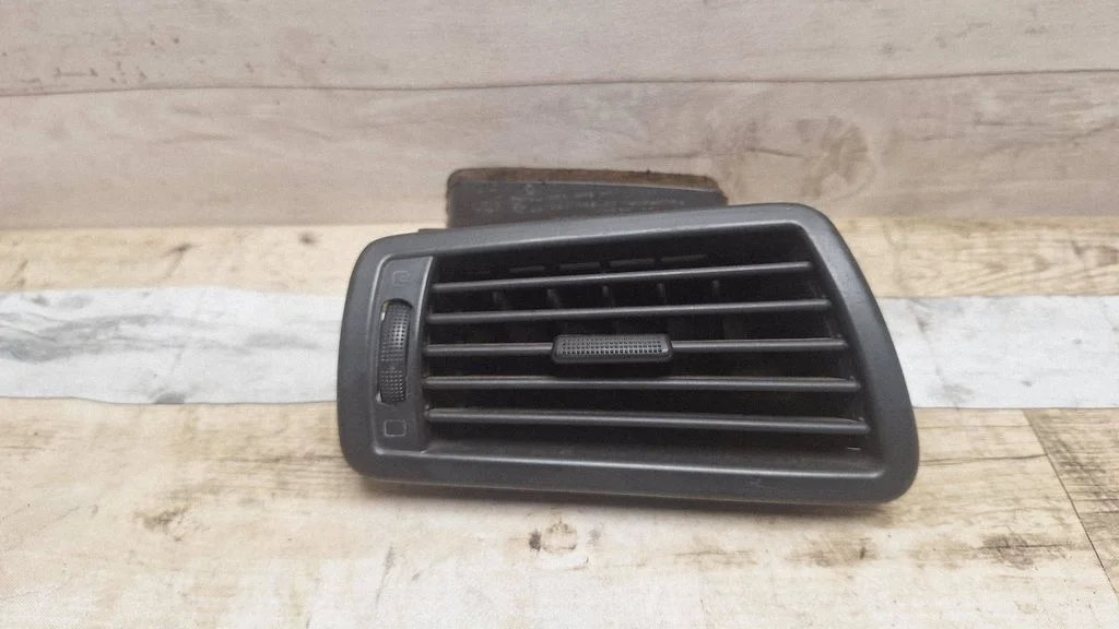 Dash center air vent grill 1484109077