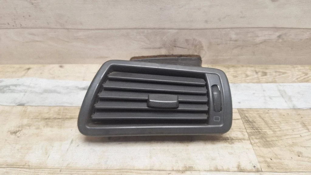 Dash center air vent grill 1484108077
