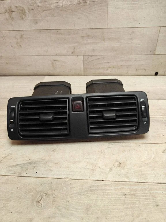 Dash center air vent grill 30722777