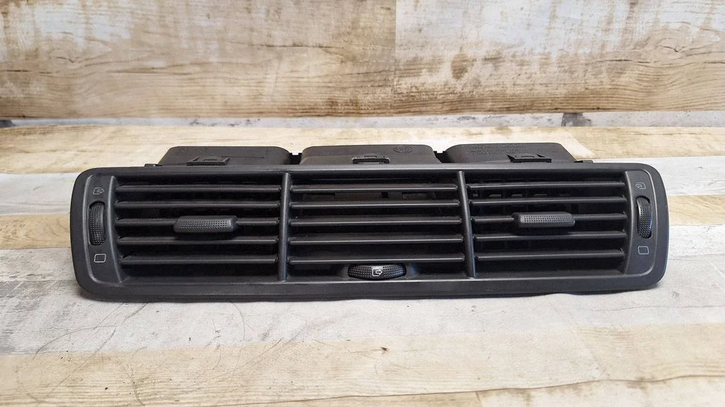 Dash center air vent grill