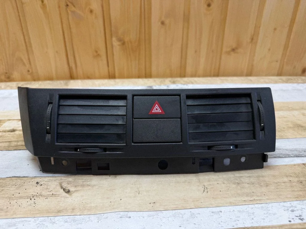 Dash center air vent grill 464652911