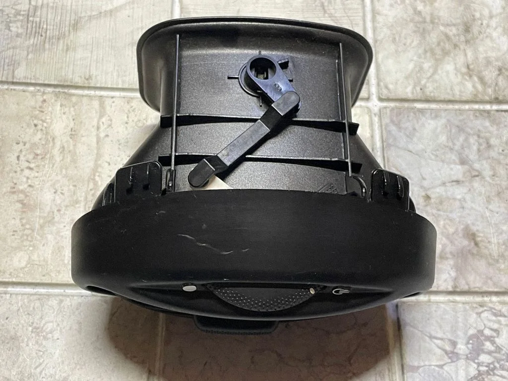 Dash center air vent grill – Ford Focus C-MAX (2003-2010)