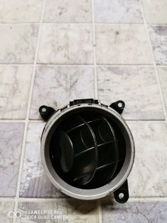 Dash center air vent grill 2S6HA018B09AEW