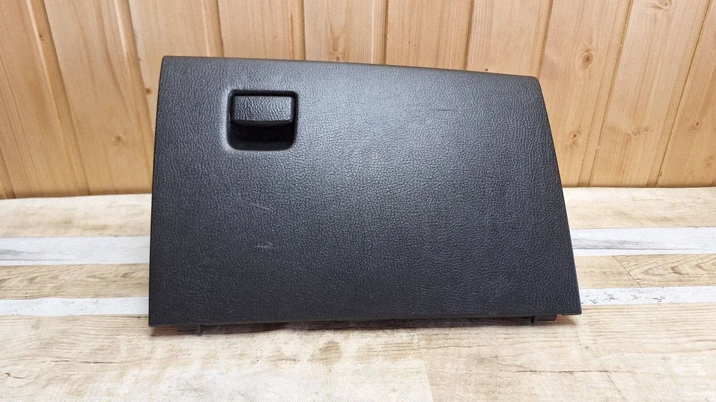 Glove box 3M71A06010