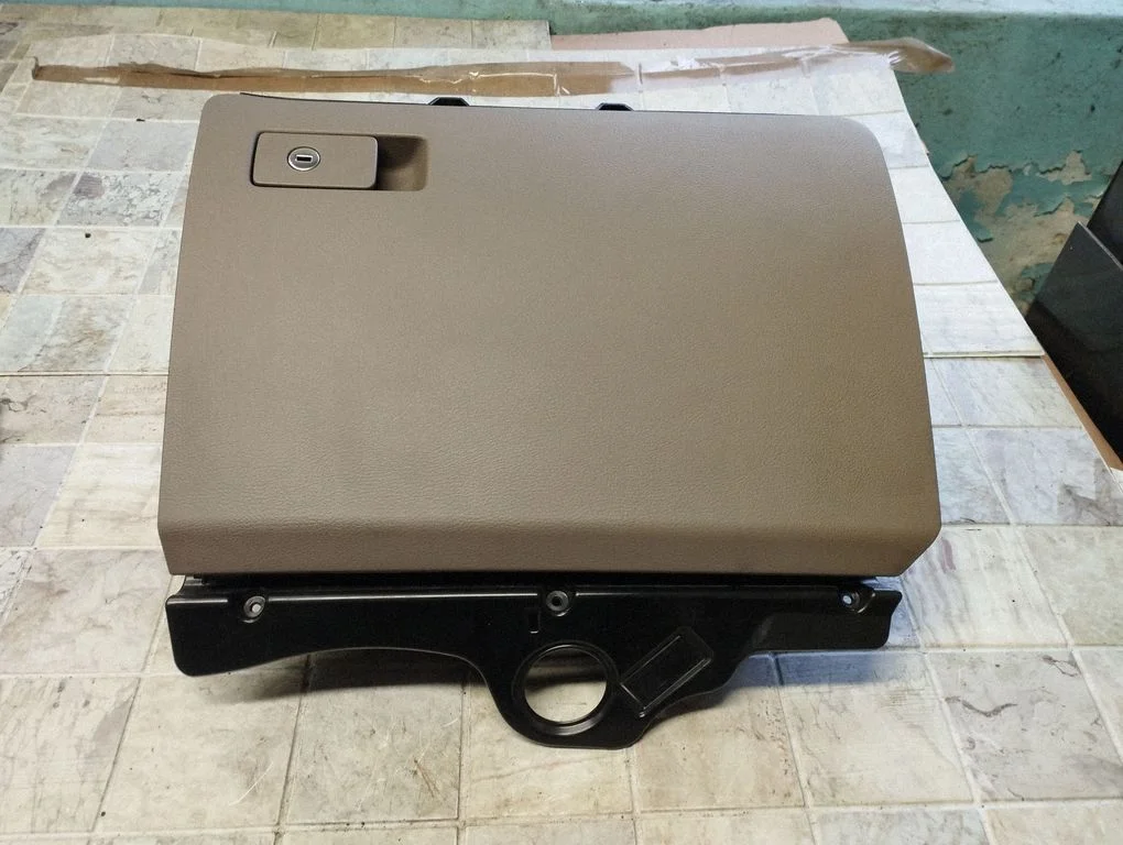Glove box – Volkswagen Passat B6 (2005-2010)