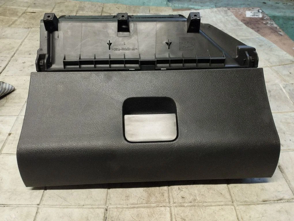 Glove box 6Q1857101F