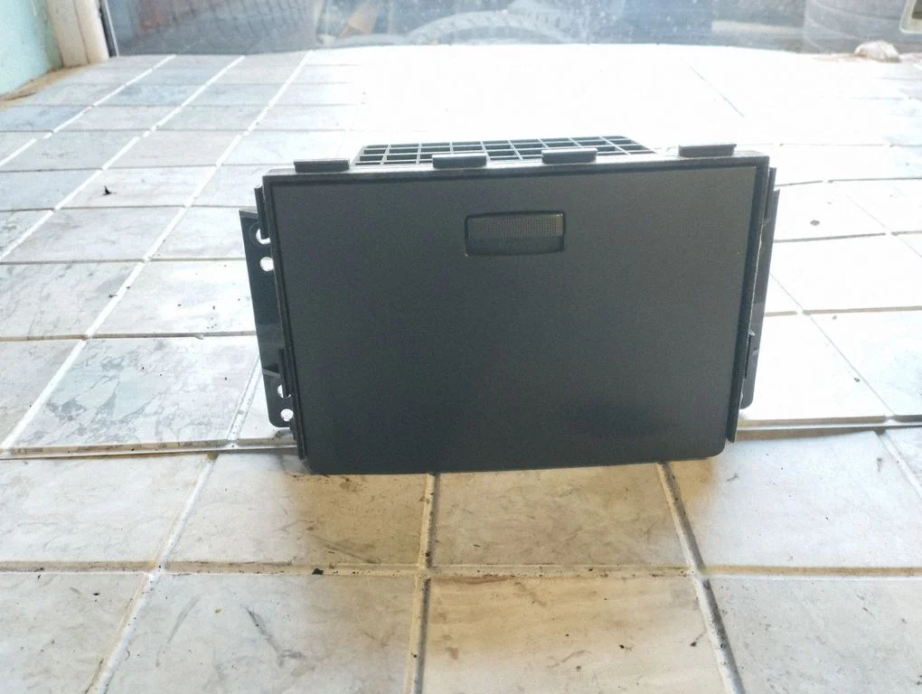 Glove box TBX27