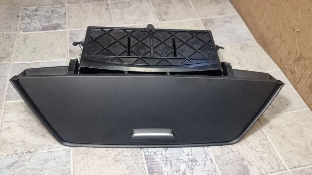 Glove box – BMW X1 E84 (2009-2015)