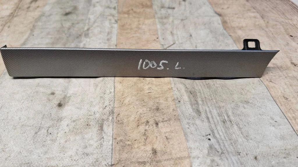 Dashboard glove box trim 1T1858417B
