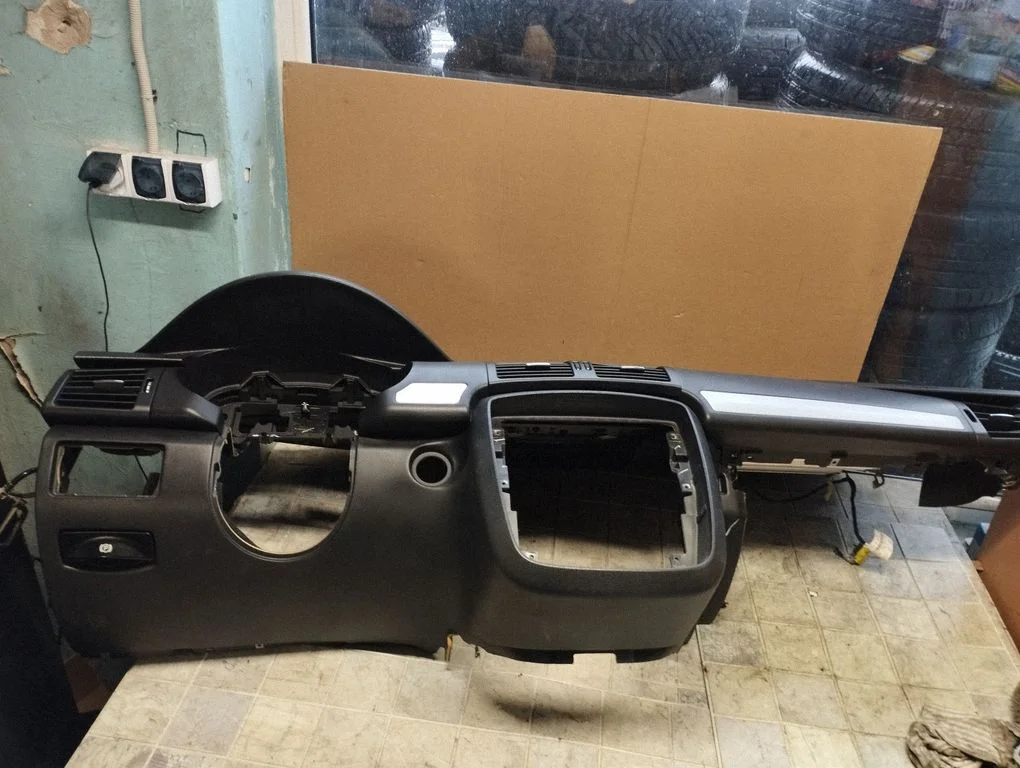 Armatuurlaud A2516800587