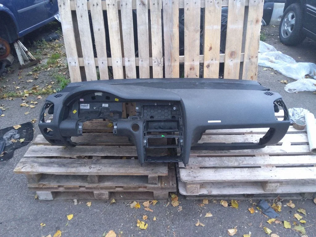 Dashboard 4L1858041