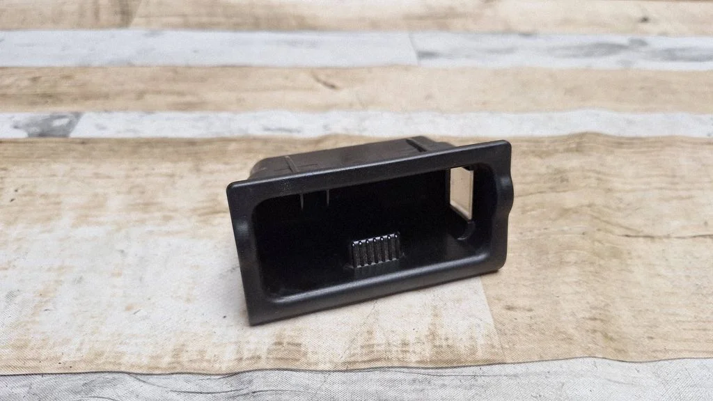 Car ashtray – Opel Vectra C (2002-2005)