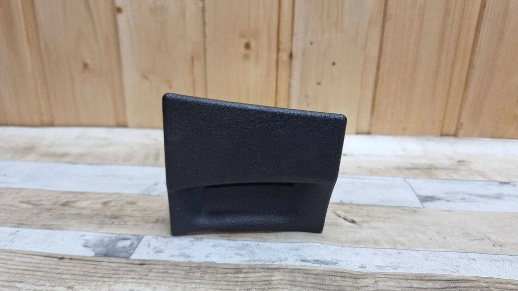 Car ashtray B25G64610