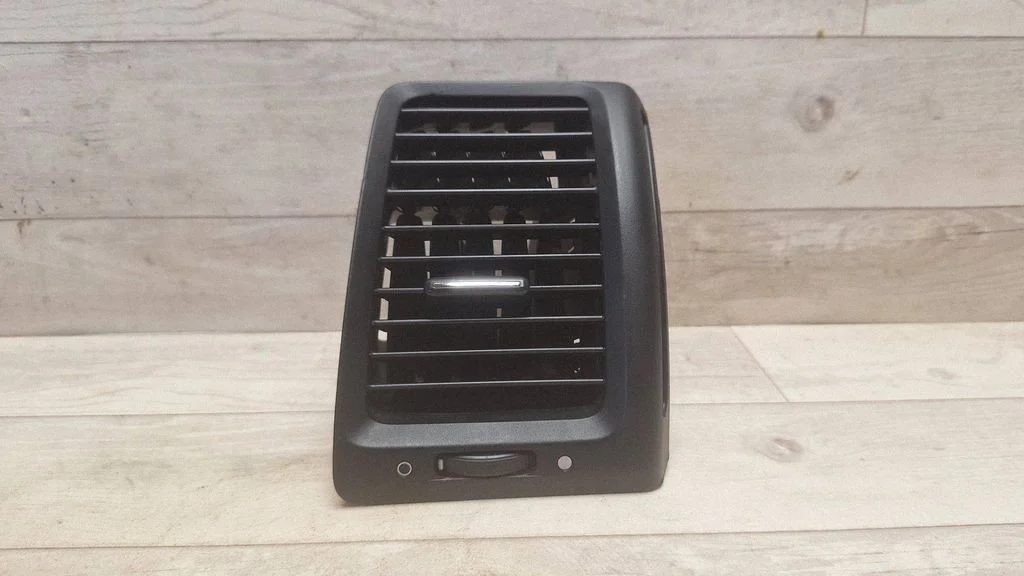 Dashboard side air vent grill/cover trim E6165131100
