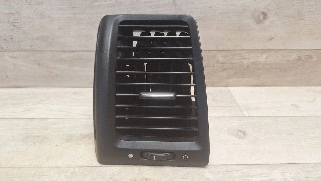 Dashboard side air vent grill/cover trim E6165131500