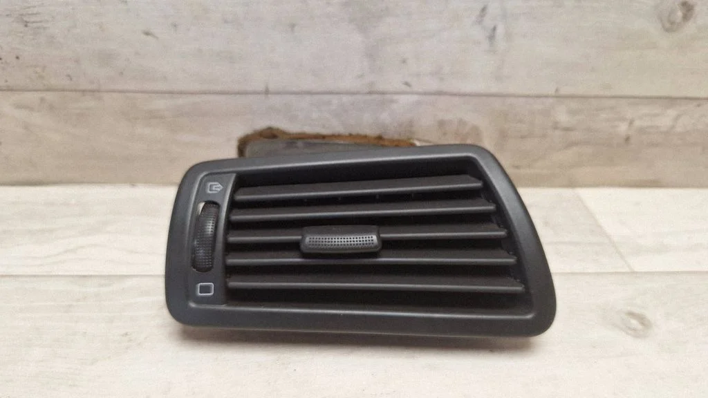 Dashboard side air vent grill/cover trim 1484109077